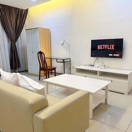 Palazio Serviced Apartment In Mount Austin Near Aeon Ikea Toppen Hsi Johor Bahru Kültér fotó