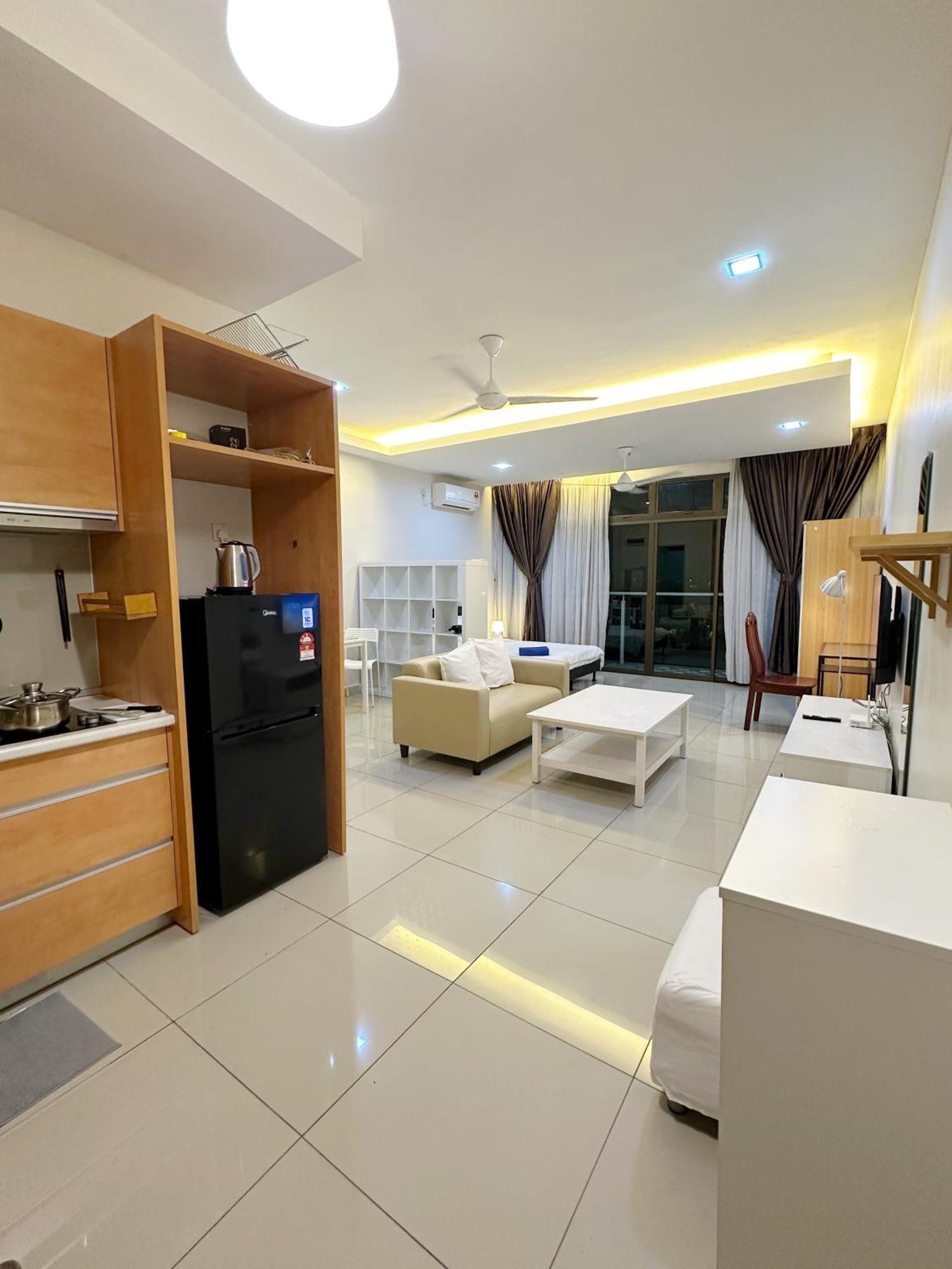 Palazio Serviced Apartment In Mount Austin Near Aeon Ikea Toppen Hsi Johor Bahru Kültér fotó